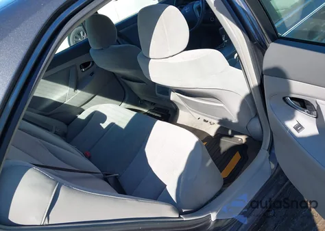 2010 Toyota Camry Le z USA, uszkodzony, nr VIN 4T1BF3EK2AU524713